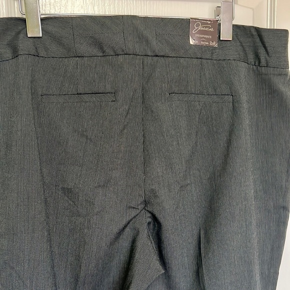Jessica - Plus Size Dress Pants - Picture 9 of 10